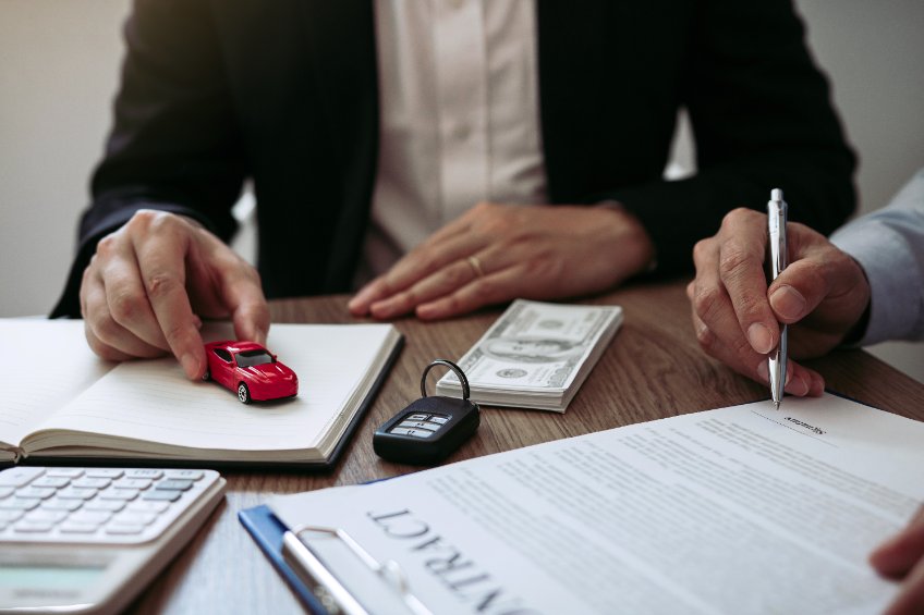 CRÉDITOS VEHICULARES CRECEN 5.6% A JULIO