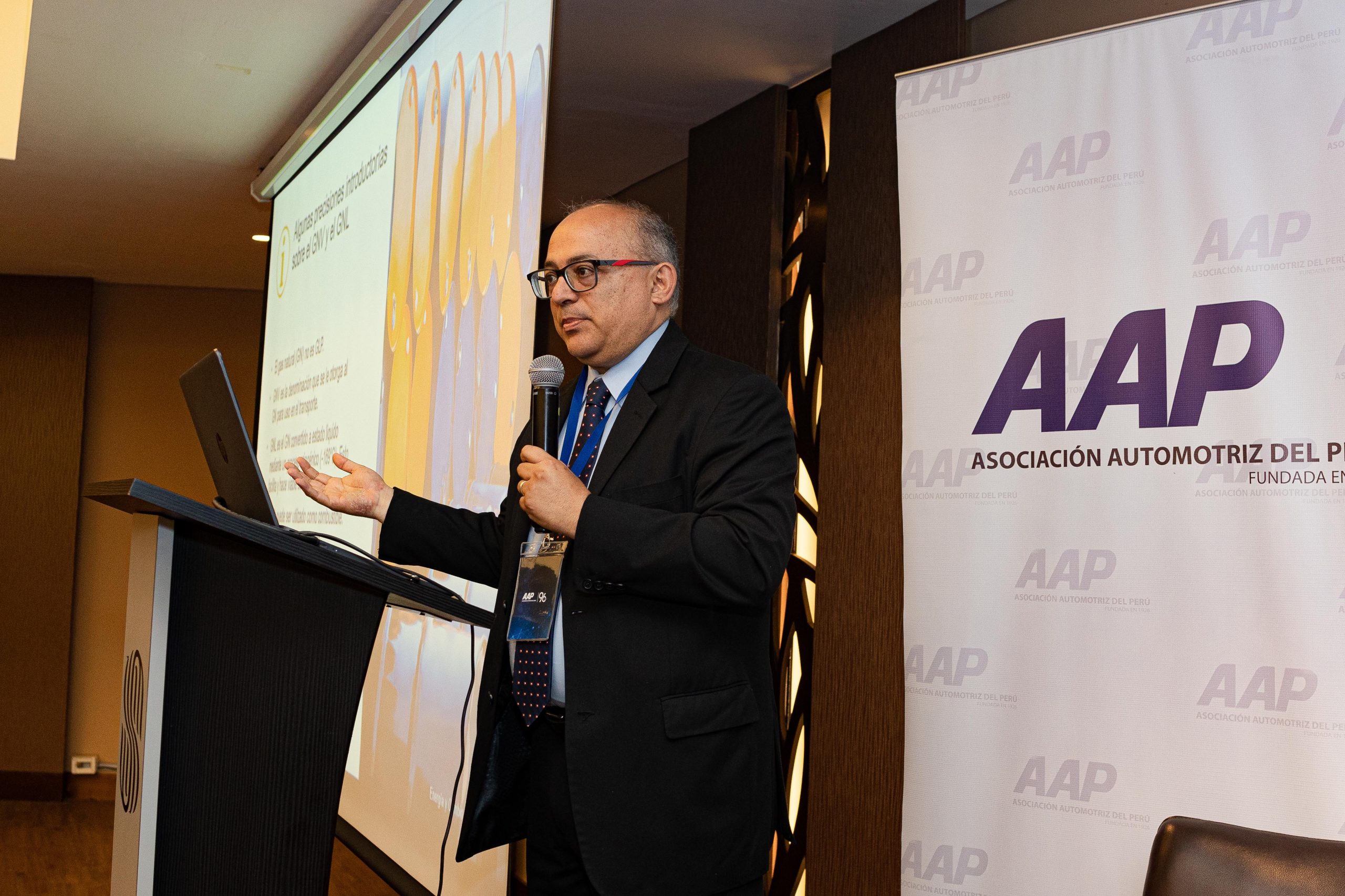 ENCUENTRO AUTOMOTOR AAP: DEBEMOS ACELERAR LA MASIFICACIÓN DEL GAS NATURAL EN EL PERÚ