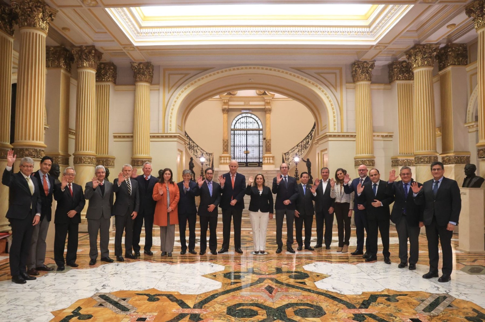 AAP PARTICIPA EN REUNIÓN DE TRABAJO CON PRESIDENTA DE LA REPÚBLICA