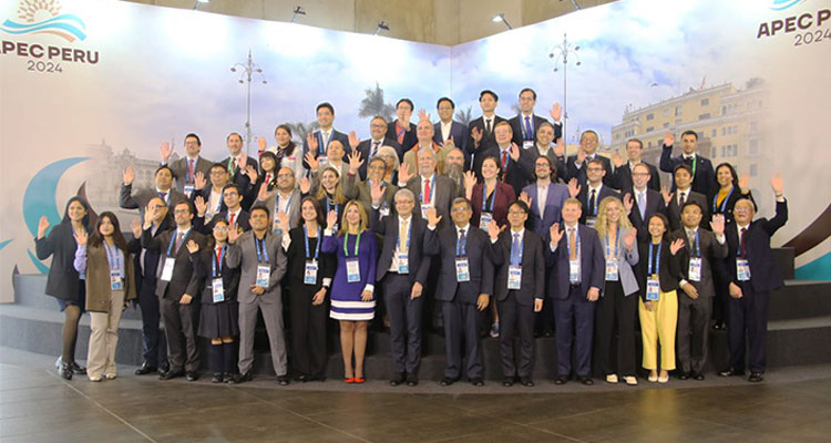 AAP COPRESIDE EL 40° FORO DEL DIÁLOGO AUTOMOTRIZ DE LA APEC