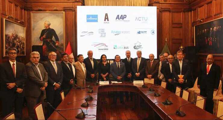 AETTP Y PATRICIA JUAREZ IMPULSAN MOCIÓN PARA DECLARAR EN EMERGENCIA EL TRANSPORTE