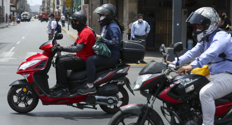 AAP advierte que motos y trimotos eléctricas no son vehículos de movilidad personal y deben contar con placa, SOAT y licencia
