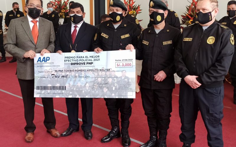 Asociación Automotriz del Perú reconoció a policías destacados de la DIPROVE 2021