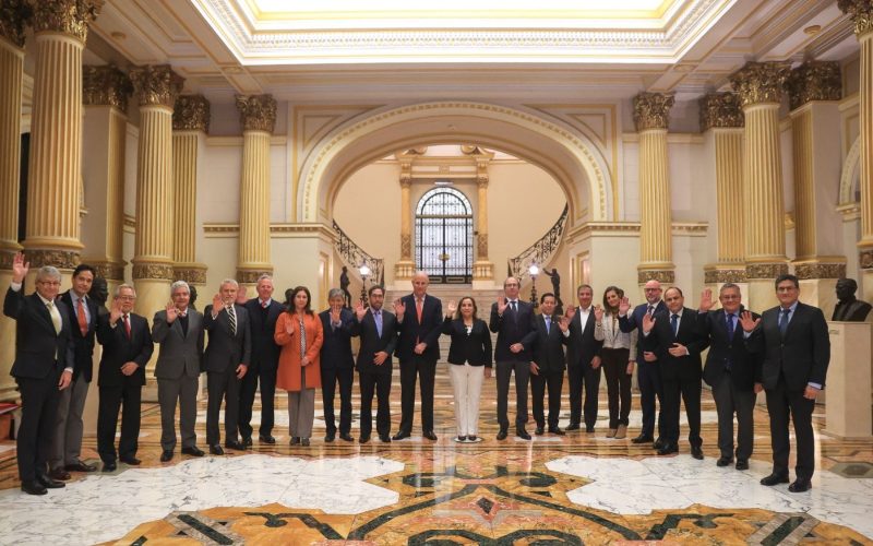 AAP PARTICIPA EN REUNIÓN DE TRABAJO CON PRESIDENTA DE LA REPÚBLICA