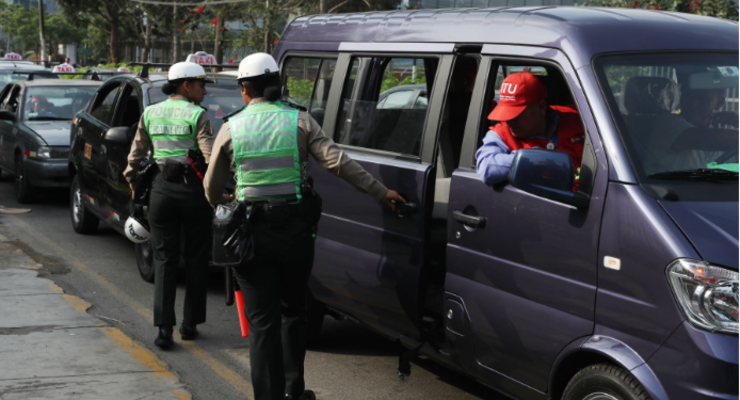 GREMIOS EXIGEN TRANSPORTE MASIVO ANTE PROYECTOS DE LEY QUE AMPLIÁN TAXIS COLECTIVOS